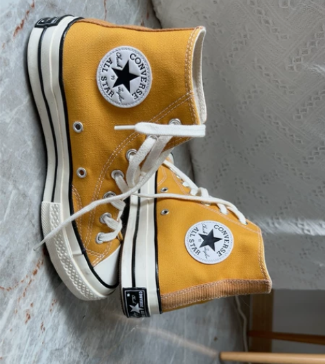 闲置匡威鞋子，别人送的，在家放了很久，38...