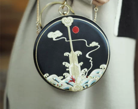 【十三余 小豆蔻儿】[海水江崖]刺绣单肩斜...