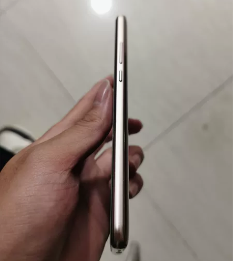 华为mate10 4+64外观新,爽快就...