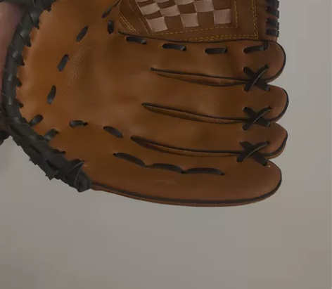 棒球手套，成色如图，品牌未知，搬家闲置，3...