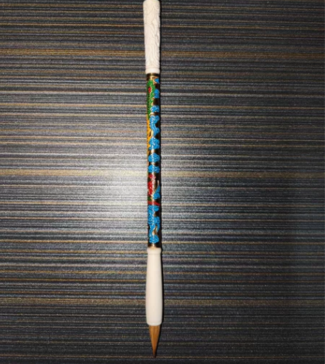 纯北尾狼毫，景泰蓝驼骨毛笔，笔杆主体为景泰...