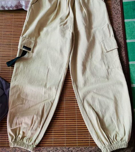 工装裤牛仔裤很新 穿过一两次 裙子几乎全新...