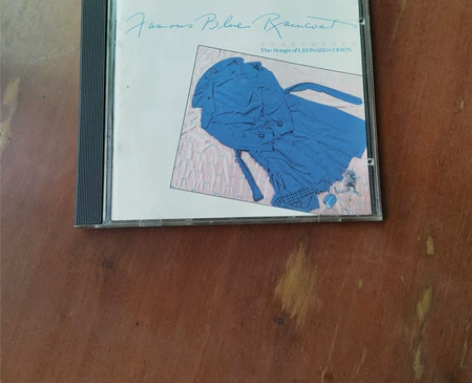 著名的蓝雨衣，歌手：珍妮花. 华恩斯 ，发...