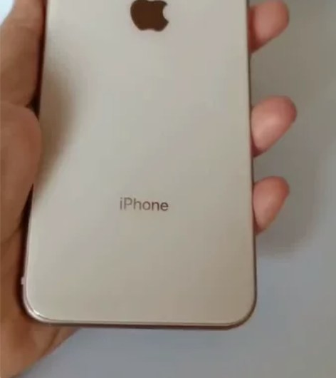 苹果8,64G 家人自用,9成新,比较珍惜...