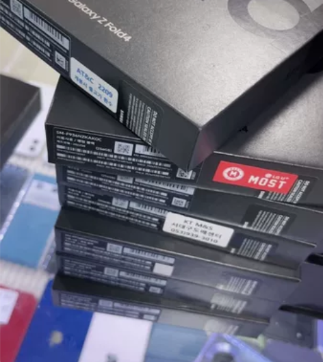 三星fold4韩版闲置全新机保修一年，价格...