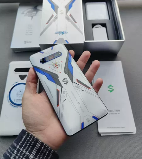99新   黑鲨4S高达限定版12+256...