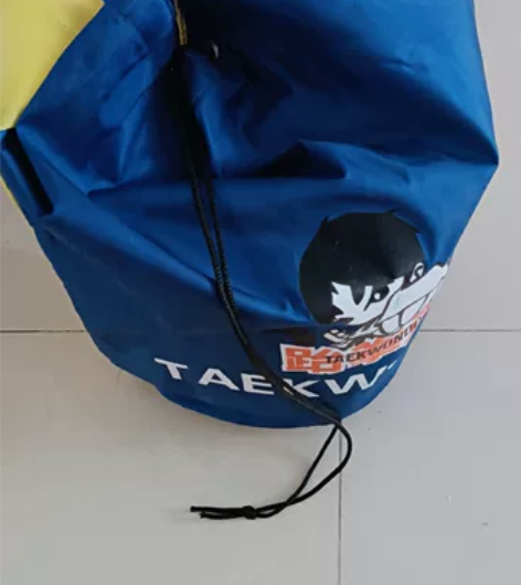 男孩跆拳道护具，9到12岁左右能用。没怎么...