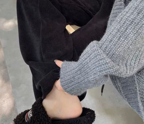 灯芯绒宽松阔腿裤 实体店入的 裤子上写的L...
