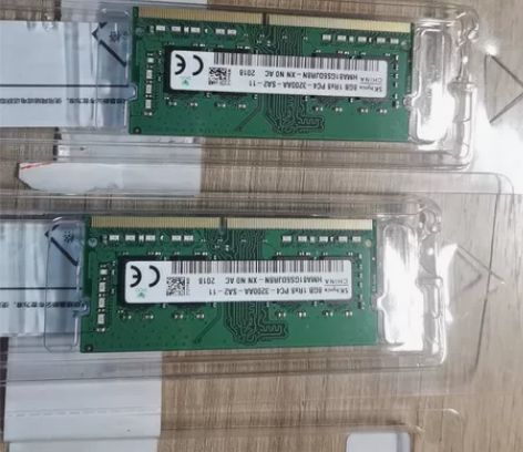 两个海力士DDR4 3200 8G内存条因...