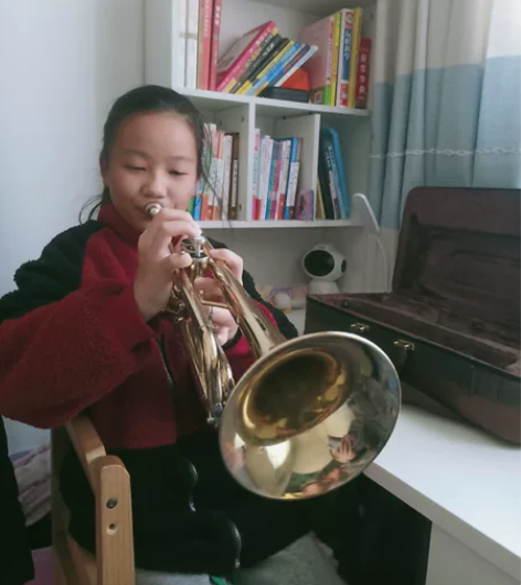 星海小号,因学校组建乐团但又解散没有老师教...