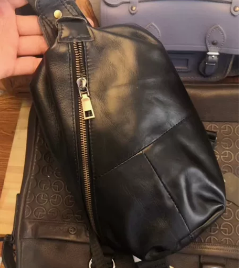 闲置出 男士胸包 休闲运动斜挎包 包包采...