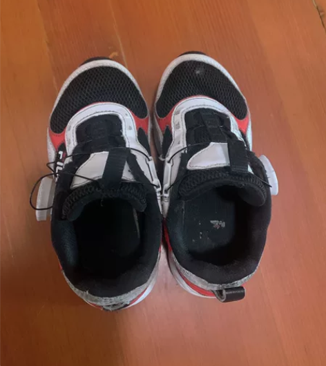 品牌:斐乐 尺寸:10C非常舒服的鞋,孩子...
