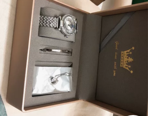 INSW手表套盒全新 90r包邮出，不退不...