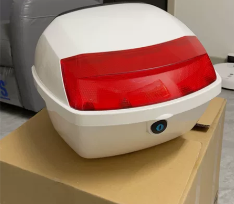 全新豪爵原装尾箱 感兴趣的话点“我想要”和...