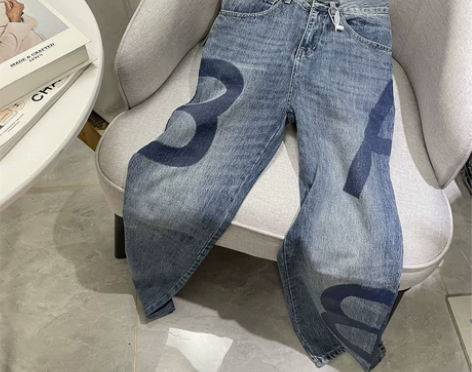 春秋新款AB字母印花高腰牛仔裤女宽松直筒阔...