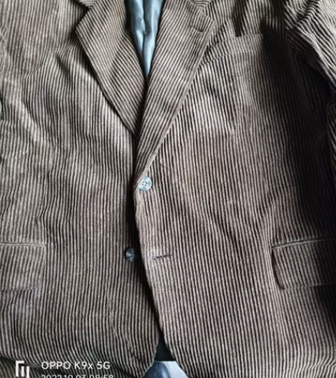 男条绒两扣西服买来未穿过2XⅩL版型比较大...