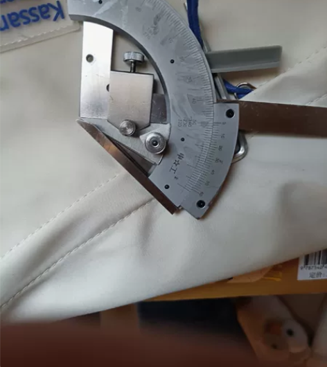 新的就拆开一下万能角度尺未使用过 感兴趣的...