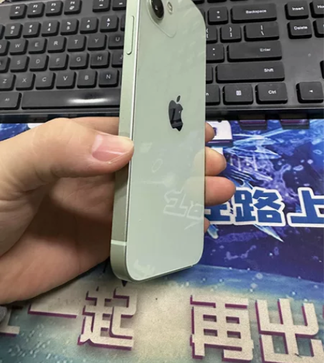 换了苹果14，现在手里闲置了一个苹果 12...