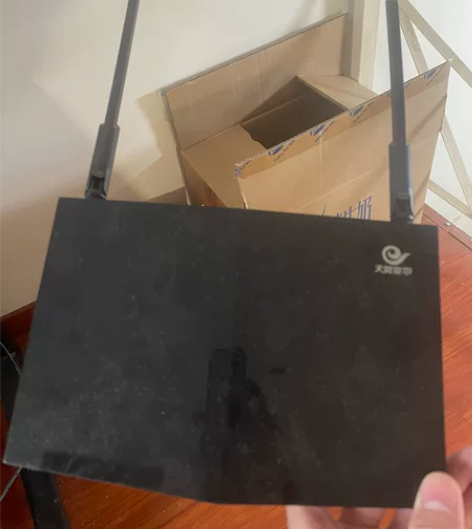 ZTE路由器，装光纤了，用不着了，带电源线...