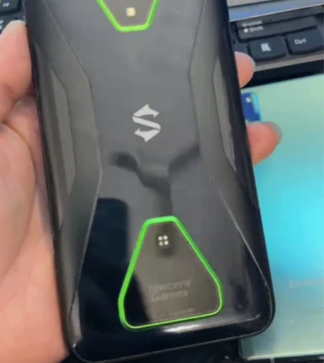 黑鲨3pro，8+256g，更换过外屏玻璃...