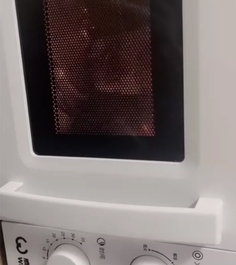 威力微波炉20L，9成新 感兴趣的话点“我...