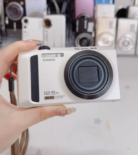 卡西欧zr300奶白色 功能正常使用几乎0...