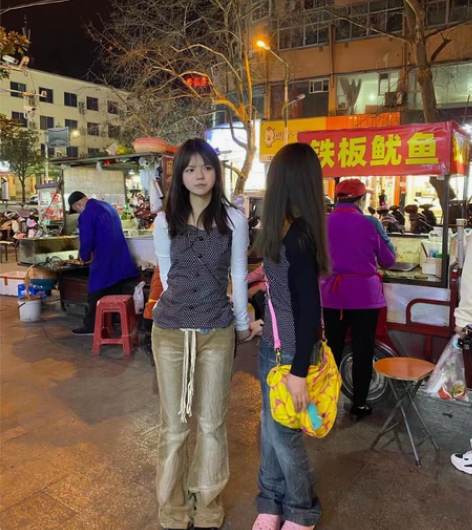卡其色脱色喇叭裤牛仔裤牛仔流苏腰带复古y2...