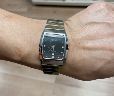 雷诺 男表 感兴趣的话点“我想要”和我私聊...