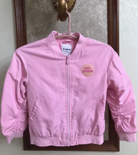 巴拉巴拉超洋气的棒球外套，购于当地商场专柜...