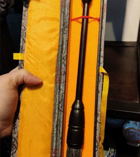 文房老毛笔 规格：长约36.5厘米。