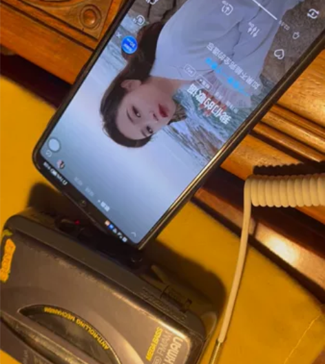 索尼磁带机耳放，收音机。，用3.5音频口外...