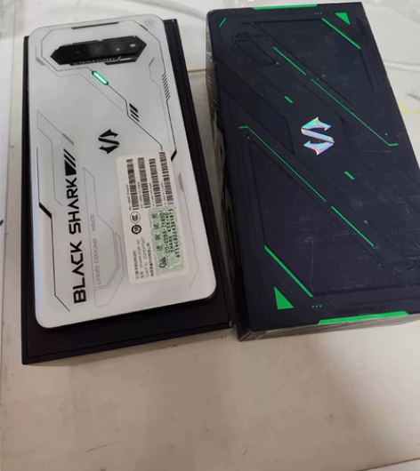 黑鲨4S Pro 16+512GB 天际白...