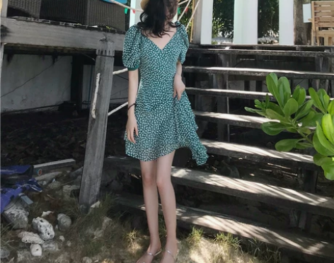 ?连衣裙女夏2018新款裙子收腰显瘦v领印...