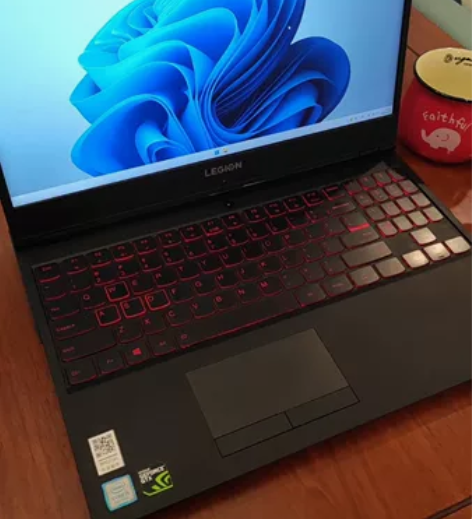 联想，拯救者Y7000笔记本，外观成色很新...