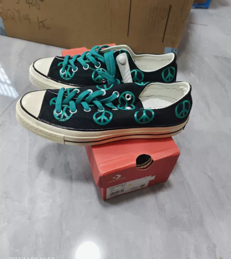 匡威41码，全新正品167915，双脚橡胶...