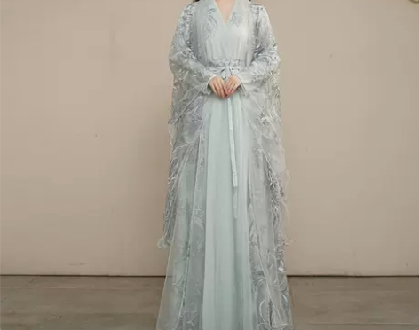 汉服转让,买汉服送古装假发,再送古装头饰。...