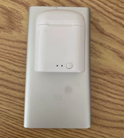 小米充电宝5000用过两次有使用痕迹介意勿...