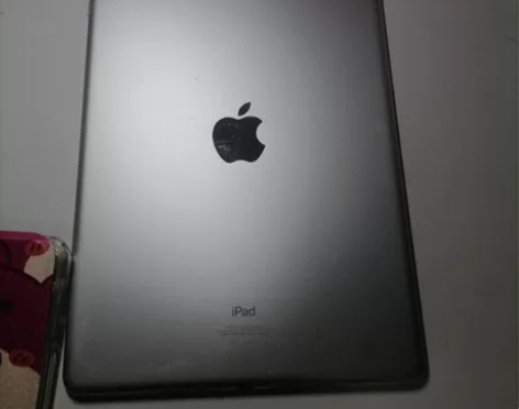 iPad,可出可换iPhone手机。今年8...