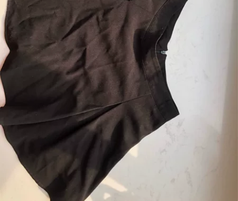 百褶裙，没穿两次，原价一百多买的，现30元...