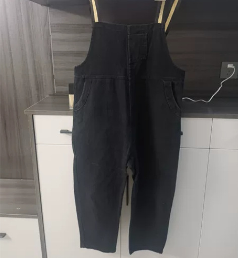 背带牛仔裤黑色 尺码：L厚度：一年四季都可...