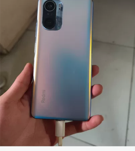 红米k40 8?256，正常使用痕迹9新，...