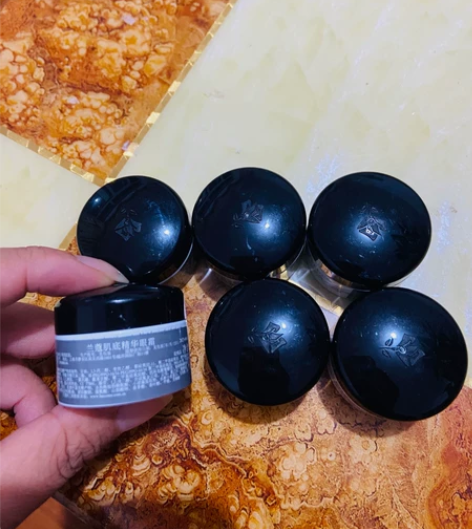 兰蔻发光小黑瓶眼霜 全新 5毫升一瓶，3瓶...