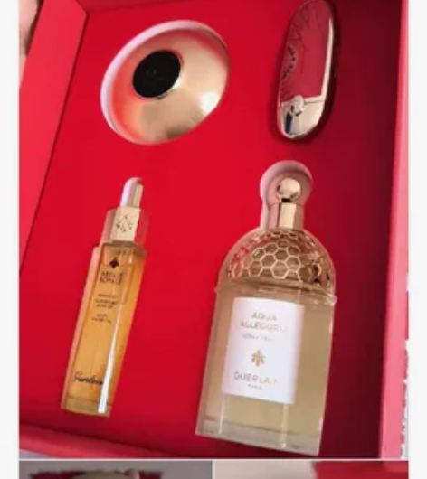 收娇兰2023年新年礼盒里面的香水125m...