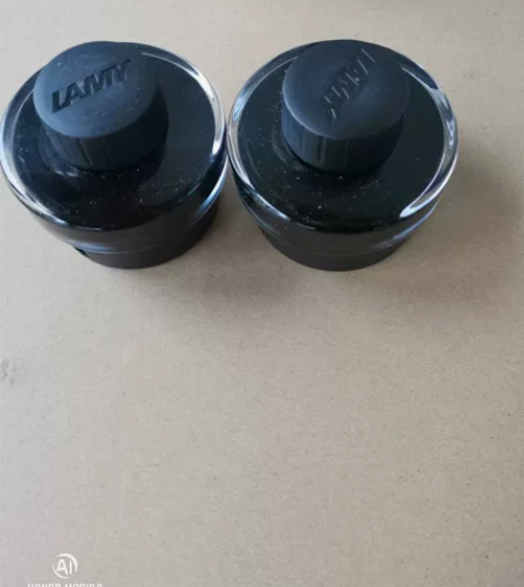 2瓶凌美墨水，购于京东专营店 非碳素50M...