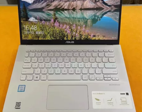 华硕笔记本超薄 成的96新 配置英特尔i5...