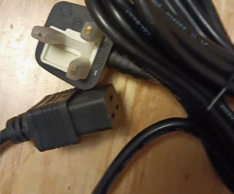 电源线，全新，一边方头，另一边英式品字尾三...