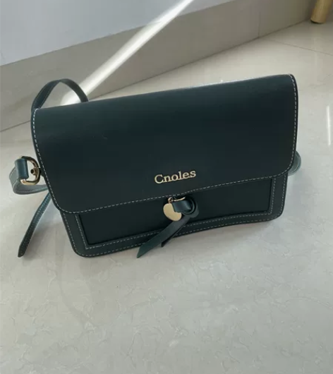 女士斜挎包 感兴趣的话点“我想要”和我私聊...