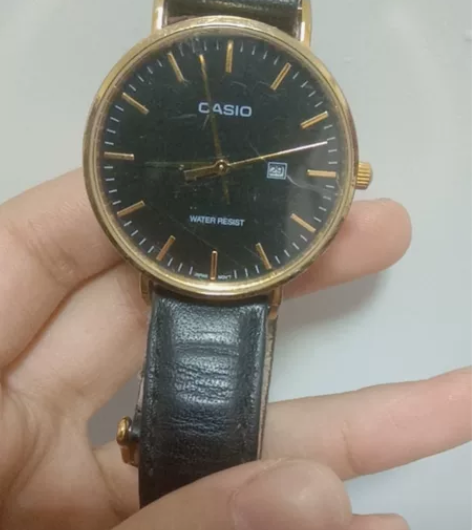 卡西欧女款手表金色 成色如图 出闲置很多年...