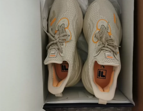 专柜 斐乐 运动鞋 跑步鞋 39码 购于河...