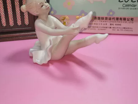 出口欧美芭蕾娃娃 材质：陶瓷 样貌甜美，体...